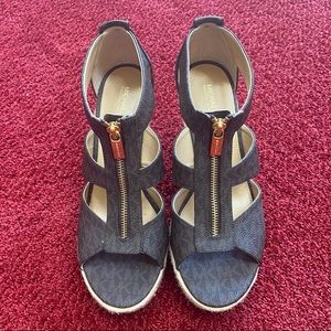 Michael Kors Berkley Wedge Sandal Size 10